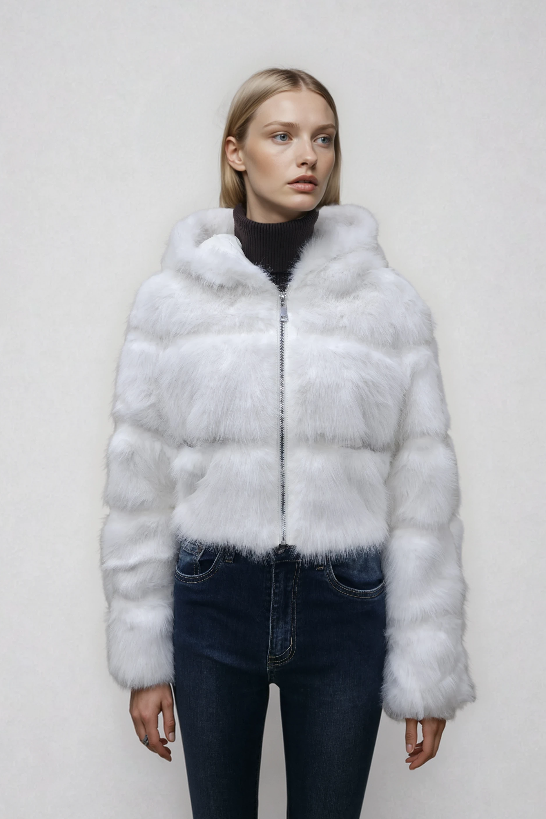 Γυναικείο Κοντό Puffer Μπουφάν από Συνθετική Γούνα (Faux Fur) με Κουκούλα